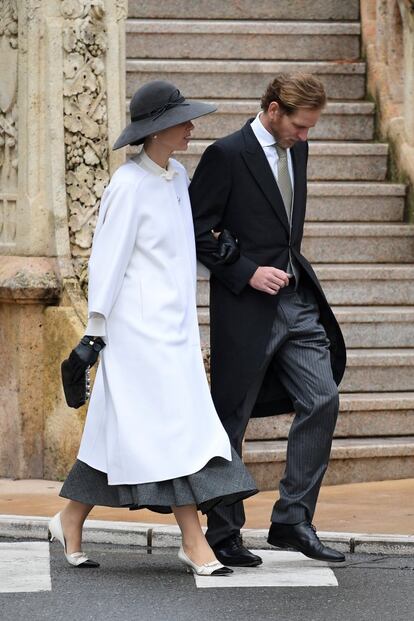 El hijo mayor de Carolina de Mónaco, Andrea Casiraghi. y su esposa, Tatiana Santo Domingo, a su llegada a la catedral de Mónaco.