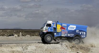 Andrey Karginov, en su Kamaz, durante la octava etapa.