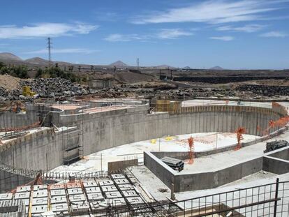 Obra del futuro delfinario del zoológico Rancho Texas, en Tías (Lanzarote).