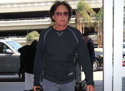 A transformação de Bruce Jenner foi lenta. O ex-atleta fez várias operações no rosto antes de tomar a decisão de virar mulher.