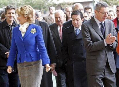 Esperanza Aguirre y Alberto Ruiz-Gallardón se encuentran por vez primera tras la última guerra interna en el PP.