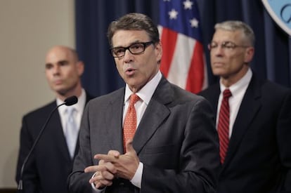 Rick Perry, governador de Texas, durante o anúncio.