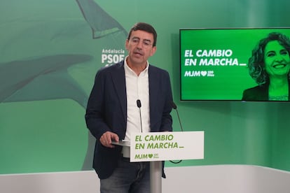 El portavoz de Presidencia del PSOE-A, Mario Jiménez, en la rueda de prensa ofrecida este martes en la sede del partido en Sevilla.