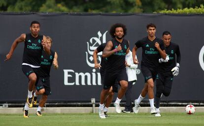 Los jugadores del Real Madrid durante un entrenamiento.