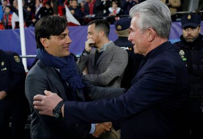 Montella saluda a Heynckes al inicio del duelo.