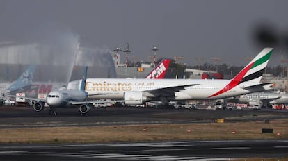 El Boeing 777 de Emirates, en Ciudad de México.
