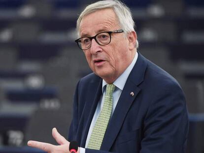 Juncker pide a May aclarar "sus intenciones" con rapidez