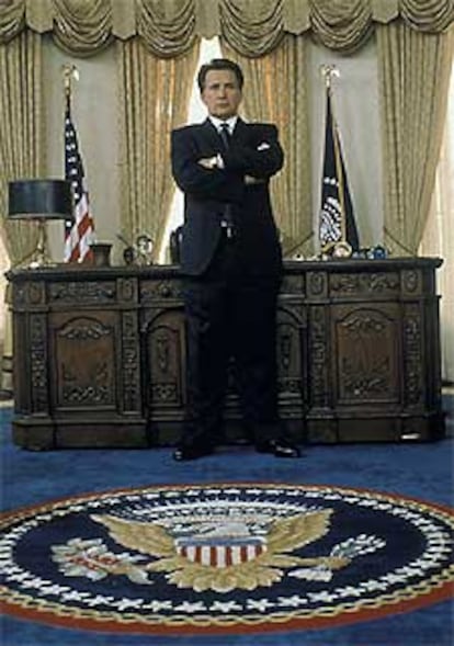 Sheen, en el Despacho Oval de <i>El ala oeste de la Casa Blanca.</i>