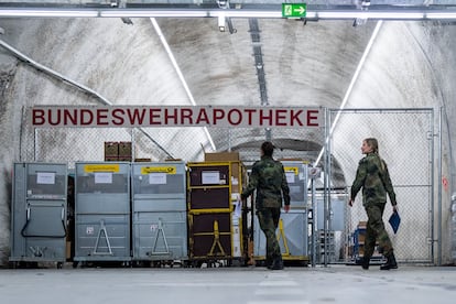 Imagen de un almacén de material sanitario del Ejército alemán en Blankenburg, en el este de Alemania.