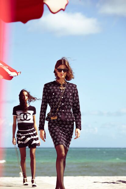 chanel_look-042-cruise-2022-23-show-in-miami-2-HD