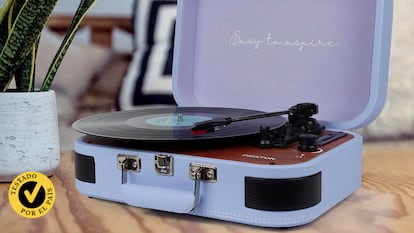 Artículo de EL PAÍS Escaparate que compara en profundidad los mejores tocadiscos 'vintage' con conexión Bluetooth.