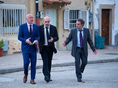 Desde la izquierda, Joaquín González, Luis Tosar y Daniel Guzmán, en 'Canallas'.