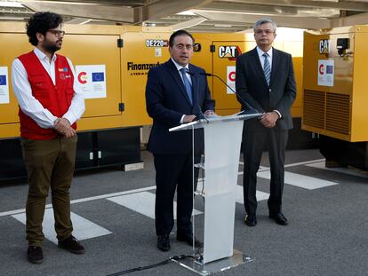 El ministro de Asuntos Exteriores, Unión Europea y Cooperación, José Manuel Albares, durante su comparecencia junto al embajador de Ucrania, Sergy Pogoreltsev, y el director de la la Agencia Española de Cooperación Internacional para el Desarrollo, Antón Leis García, el 28 de agosto de 2024 en Arganda del Rey (Madrid).