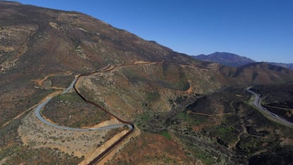 “Los grupos supremacistas que atacan y matan a los migrantes se ven ahora más legitimados. Se comprobó que con la construcción del primer muro en 1994, la emigración no disminuyó y, en cambio, sí aumentaron los muertos” añade Valenzuela.