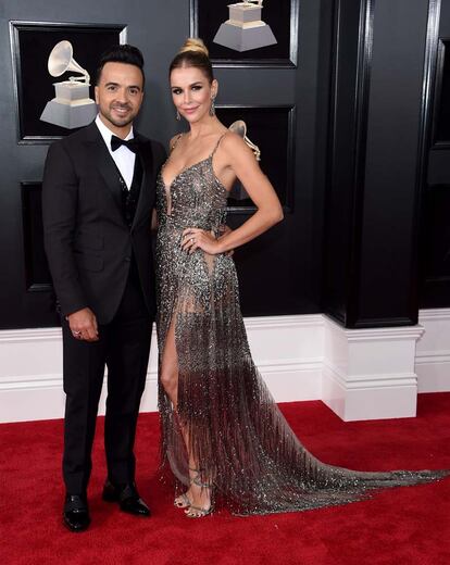 Luis Fonsi y su mujer, la modelo Águeda López. El cantante estaba nominado en varias categorías por Despacito.