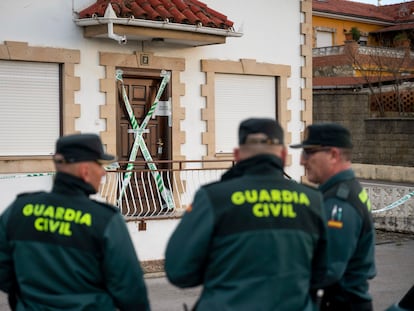 La casa donde vivían madre e hijo en la localidad cántabra de Hinojedo, en el municipio de Suances.