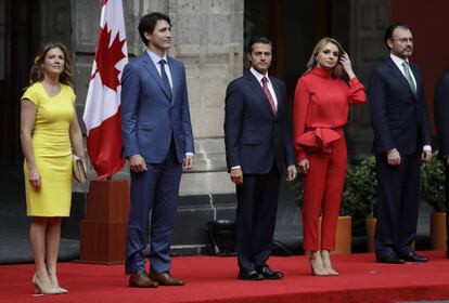El gobierno mexicano ofrece a Trudeau una ceremonia con honores militares en el Palacio Nacional, que servirá de antesala para una reunión con Enrique Peña Nieto. En esta cita asistirán los ministros canadienses de Relaciones Internacionales y Comercio.