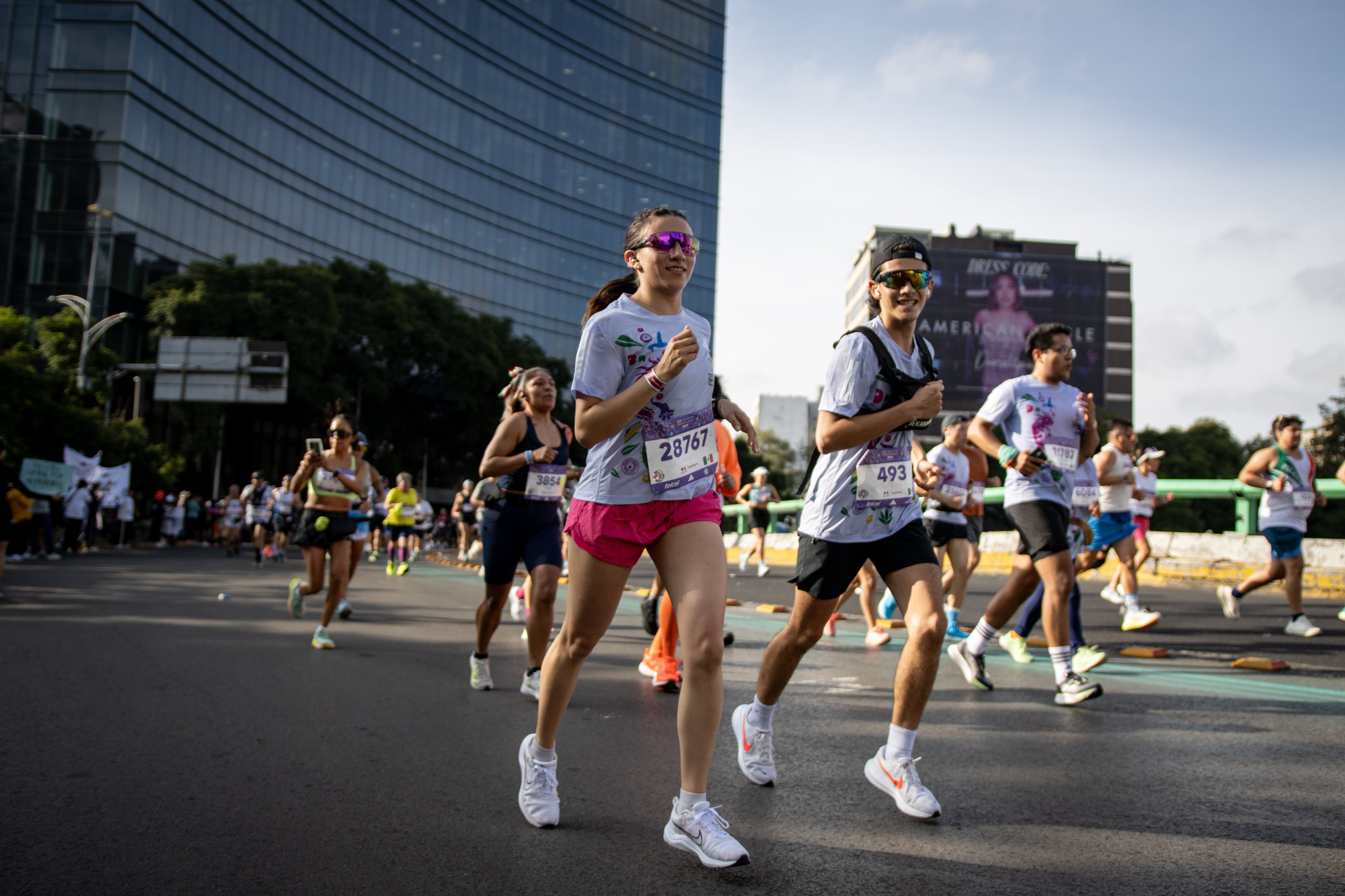 El maratón de Ciudad de México, entre la moda y el riesgo de la multitud