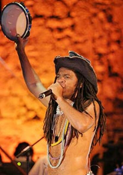 Carlinhos Brown durante su actuación en San Sebastián.