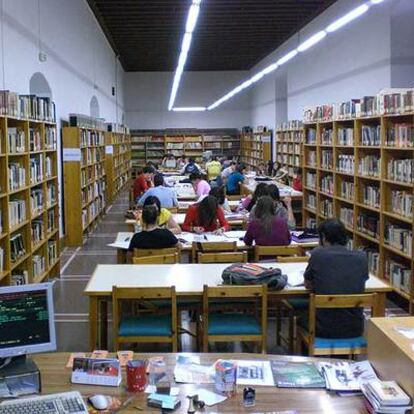 Sala de lectura de la biblioteca municipal de Úbeda (Jaén).