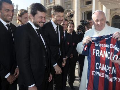 O Papa com os jogadores de San Lorenzo.