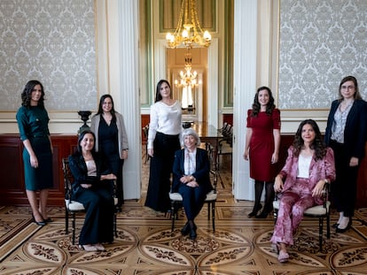 Galardonadas por el Premio de Matemáticas de la Fundación BBVA y la RSME: de izquierda a derecha Mercedes Pelegrín García, María Jesús Carro, Maripaz Tirado, María Cumplido, Olga Gil, Judit Muñoz, Ujué Etayo y María Ángeles García Ferrero.