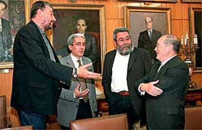 Fidalgo, Aparicio, Méndez y Cuevas (de izquierda a derecha), durante la reunión mantenida ayer.