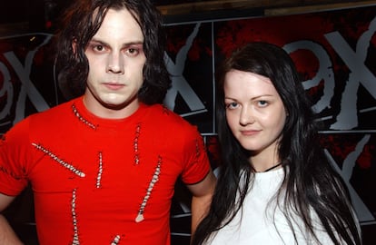 Los White Stripes ,en un concierto en Atlanta en el verano de 2003.