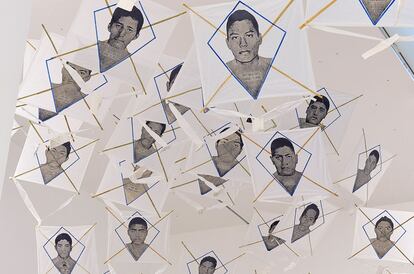 'Papalotes de los desaparecidos', de Francisco Toledo, con retratos de algunos de los 43 estudiantes de la Escuela de Ayotzinapa (México) desaparecidos en 2014.