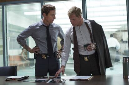  Matthew McConaughey  y  Woody Harrelsonen la serie &#039;True detective&#039;.