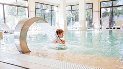 Se adaptan al borde de las piscinas muy fácilmente, generando un efecto relajante y aumentando la estética decorativa del ambiente.GETTY IMAGES.