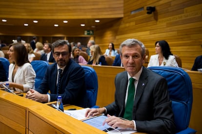 El presidente gallego, Alfonso Rueda, este martes en el Parlamento gallego durante su comparecencia sobre la ola de incendios.