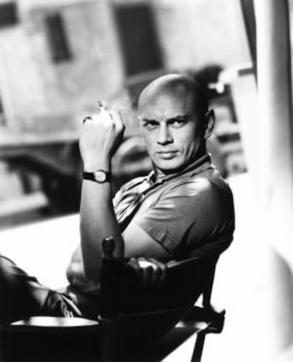 Ao invés de se envergonhar da sua careca, o ator Yul Brynner a exibia com orgulho.