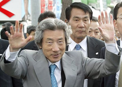 El primer ministro japonés, Junichiro Koizumi, ayer en un acto electoral en Sapporo.