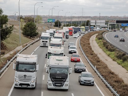 Tráfico en la M-45 de Madrid a la altura de Torrejón de Ardoz, operada por Globalvia.