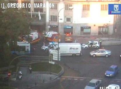 Varias ambulancias concentradas en las inmediaciones del hotel Miguel Ángel.