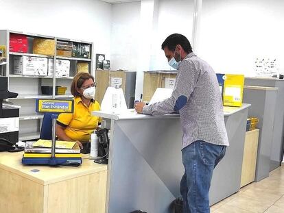 Oficina de Correos de Burguillos (Sevilla), una de las últimas en ser digitalizadas.