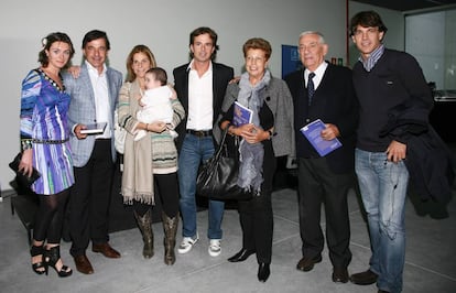 La familia Sánchez Vicario. De izquierda a derecha, Simona Brozetti con su marido, Emilio Sánchez Vicario; Arantxa Sánchez Vicario y Josep Santacana; Marisa Vicario, Emilio Sánchez y Javier Sánchez Vicario.