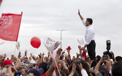 Enrique Pe&ntilde;a Nieto en el mitin de Tec&aacute;mac, el jueves.