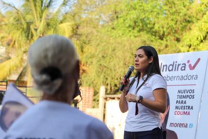 Indira Vizcaíno, candidata de Morena a la gobernatura de Colima, durante un acto de campaña.