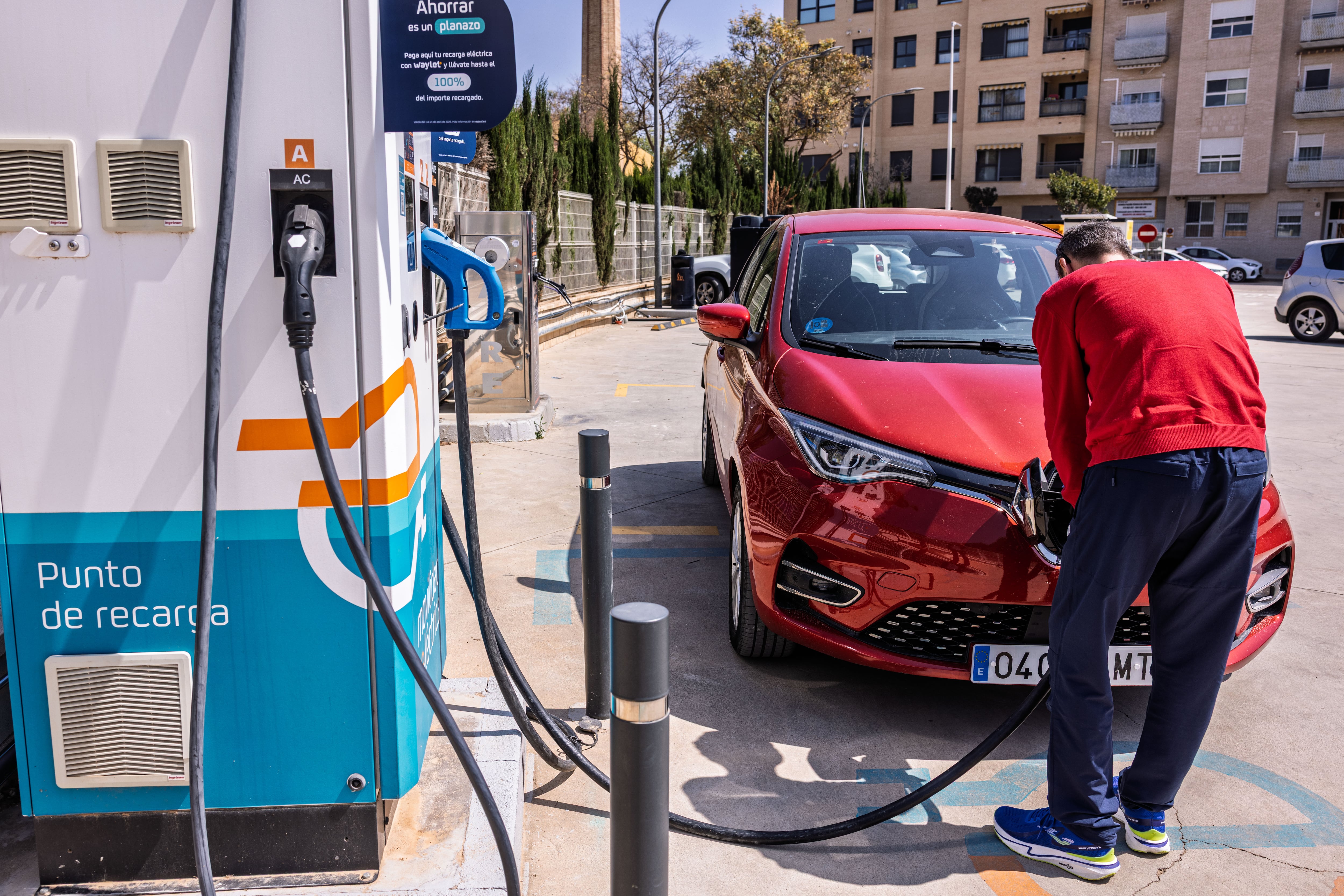 Las ventas de coches eléctricos se duplican en mayo y su cuota roza el 8%