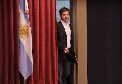 El joven ministro de Econom&iacute;a argentino, Axel Kicillof, a su llegada a una rueda de prensa el pasado 21 de enero.