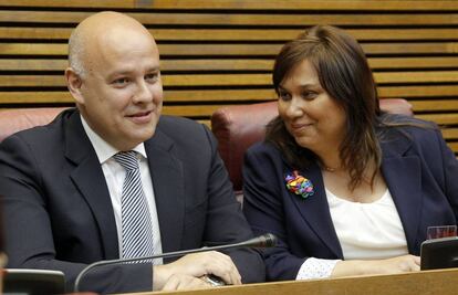 Guillermo Moratal en su escaño de diputado de las Cortes Valencianas.