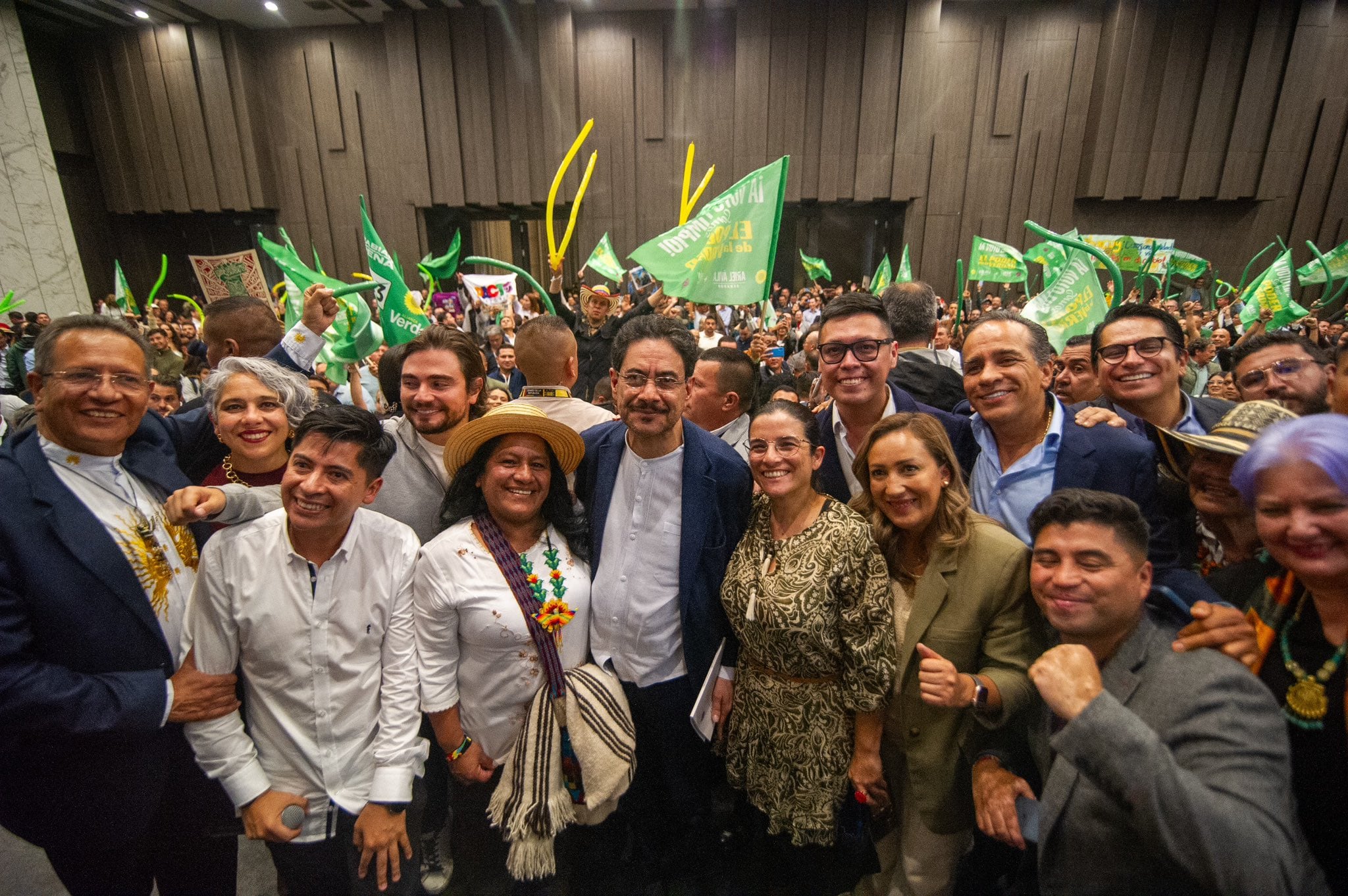La campaña de Iván Cepeda prepara la llegada de los verdes, con la Constituyente como último obstáculo
