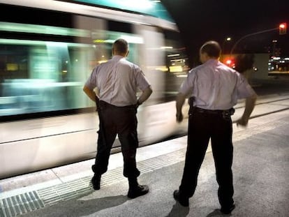 Los vigilantes privados se ocupan del tranv&iacute;a de Barcelona Trambes&oacute;s. 