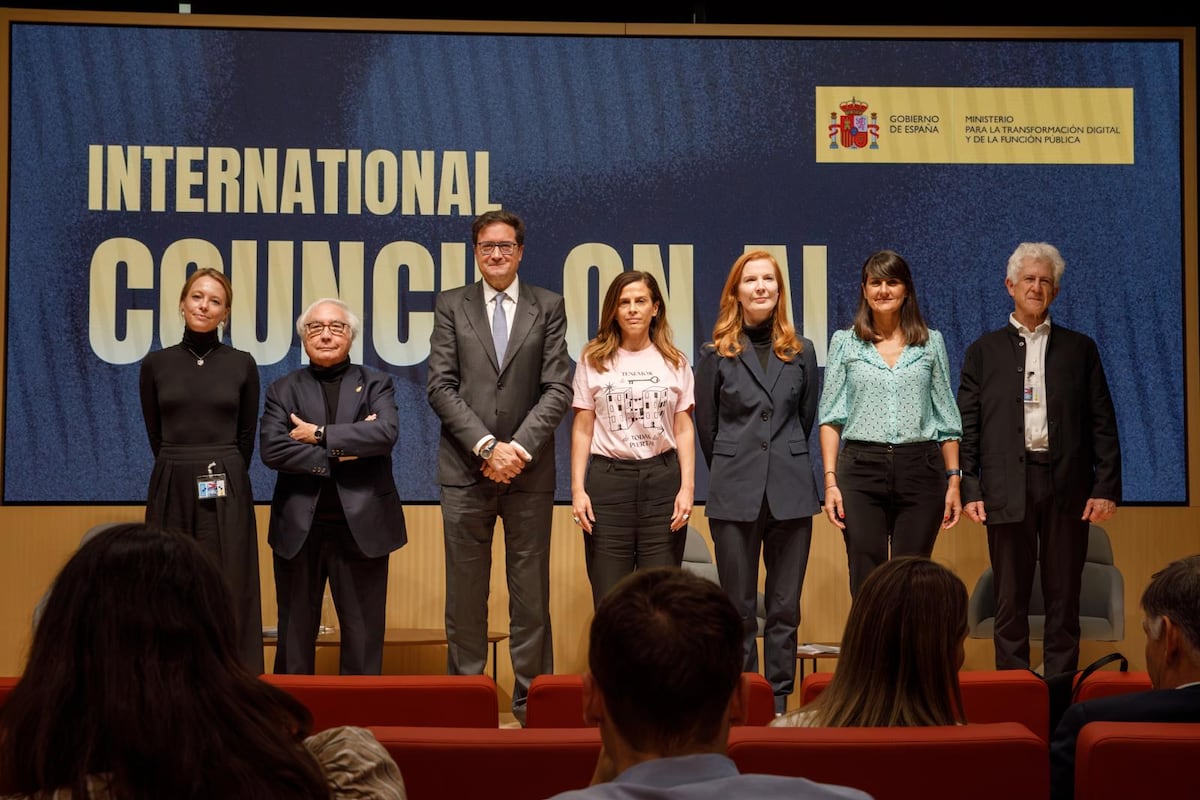 El consejo de sabios de la IA pide más impuestos a las tecnológicas y reforzar el control de los menores