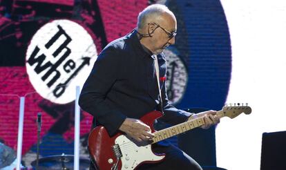 Pete Townshend en un momento de la actuación en el Azkena Rock de Vitoria