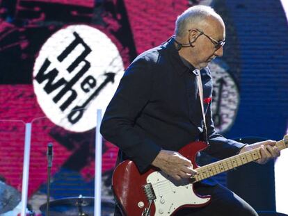 Pete Townshend en un momento de la actuación en el Azkena Rock de Vitoria