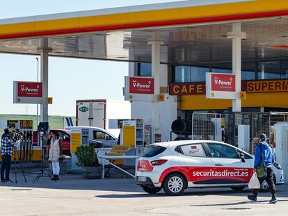 Gasolinera donde ha fallecido un policía nacional tiroteado, este miércoles en Villagonzado-Pedernales.