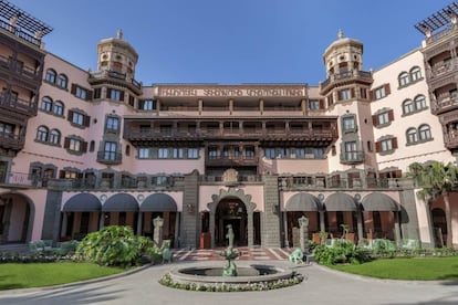 Fachada del hotel Santa Catalina, en Las Palmas.